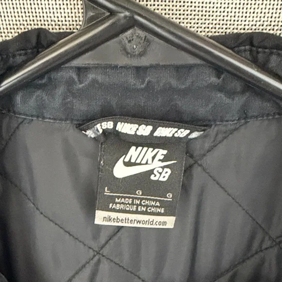 Nike Men's Black Quilted Shirt Jacket - Picture 2 of 9